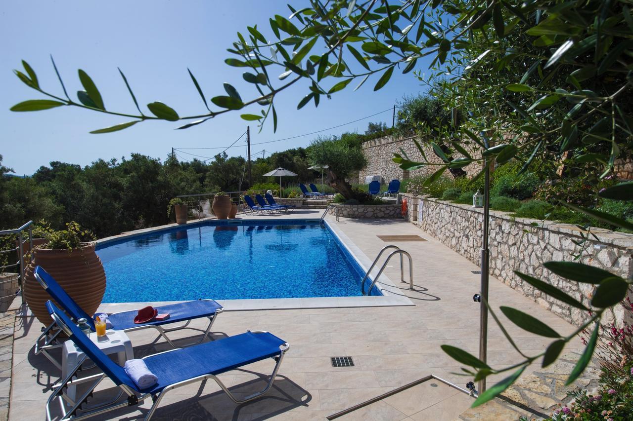 Villas Amantea- Four Villas With Big Pool And Infinity Pool Szívota Kültér fotó
