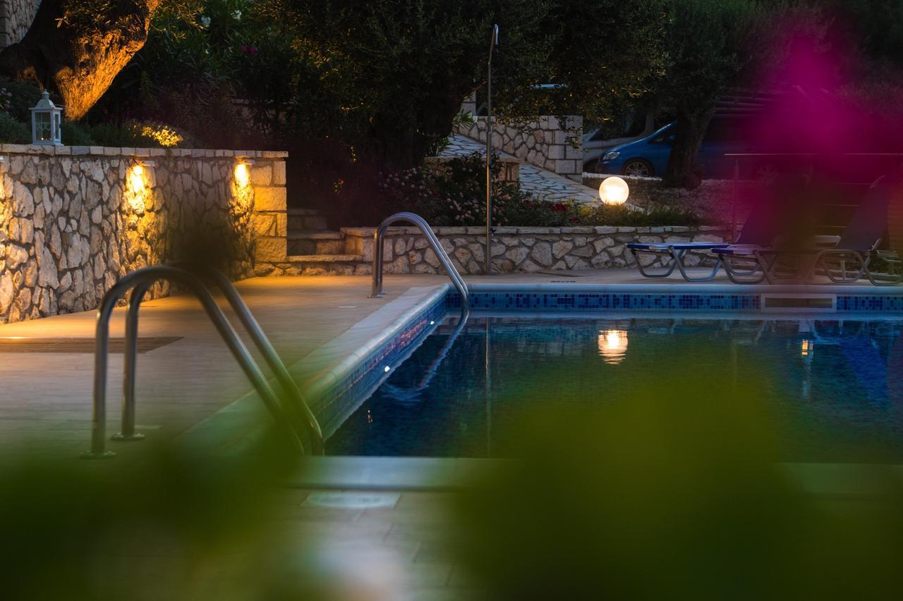 Villas Amantea- Four Villas With Big Pool And Infinity Pool Szívota Kültér fotó