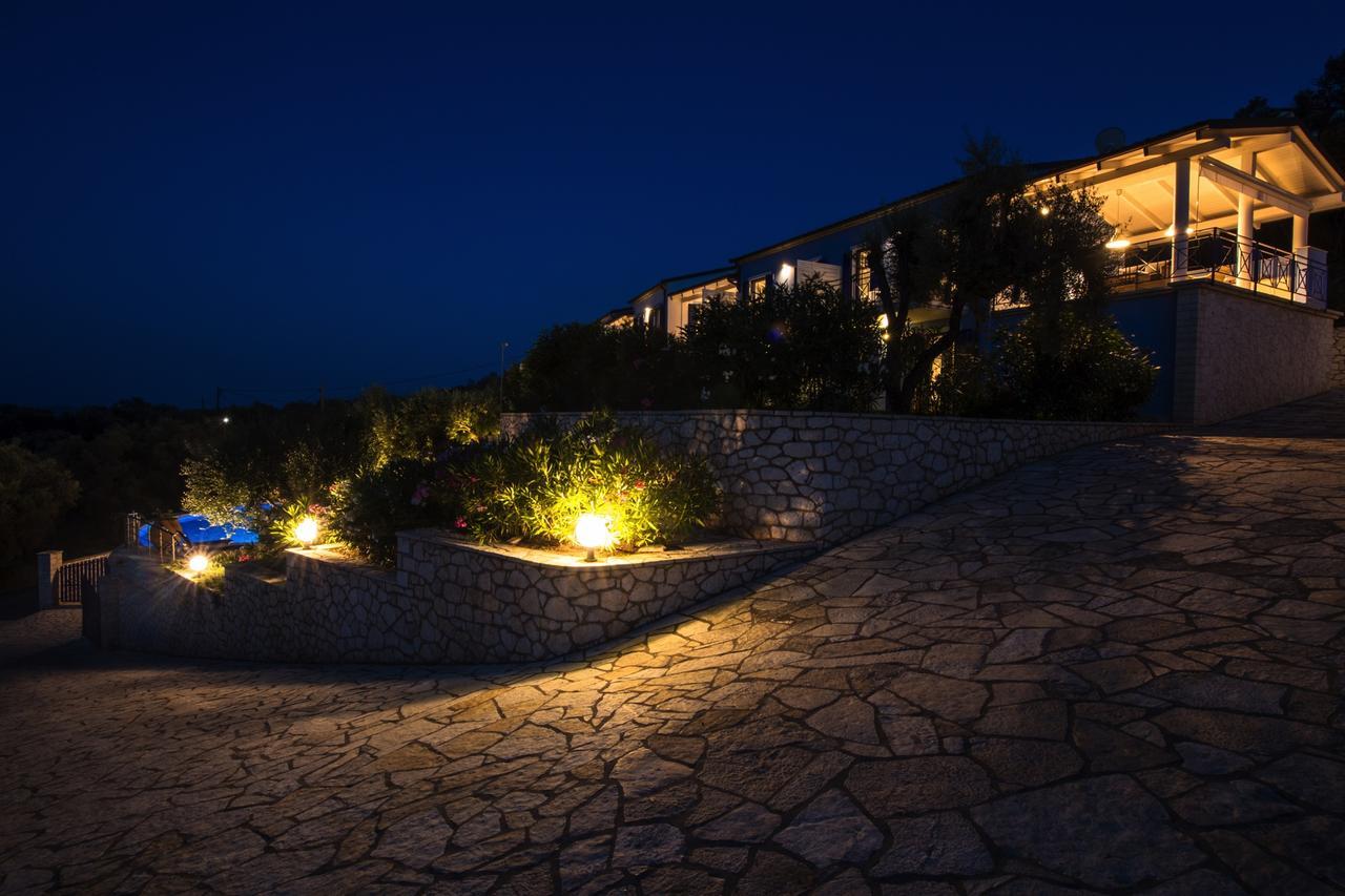 Villas Amantea- Four Villas With Big Pool And Infinity Pool Szívota Kültér fotó